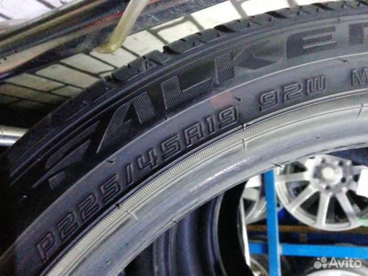 Falken Ziex ZE001 A/S 225/45 R19 92W