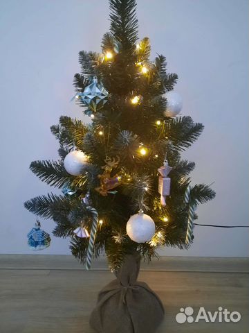 Новогодняя елка с игрушками