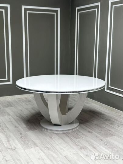 Стол и стулья от производителя. В наличии