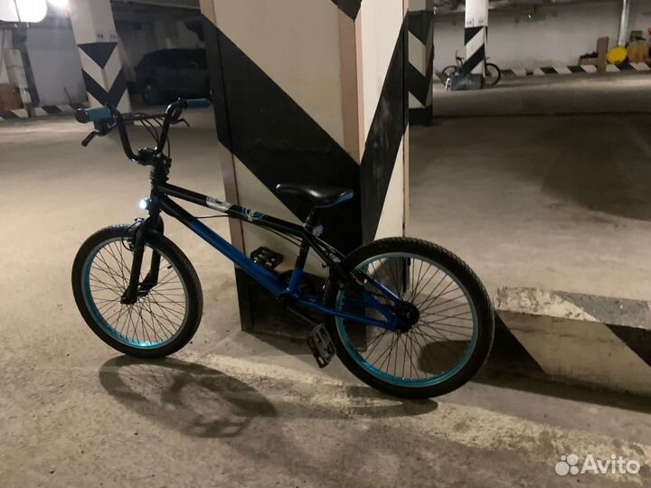 Трюковой велосипед BMX