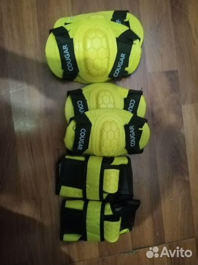 Роликовые коньки