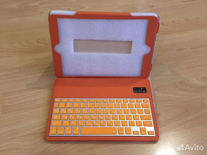 Чехол с клавиатурой для планшета 9,7 дюймов