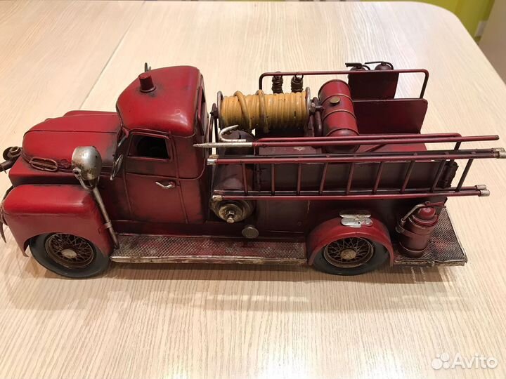 Модель пожарной машины