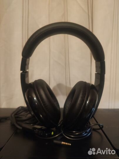 Проводные наушники