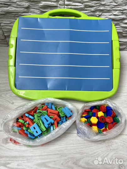 Развивающие игрушки для малышей пакетом