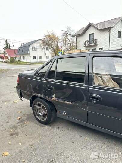 Daewoo Nexia 1.6 МТ, 2012, битый, 219 000 км
