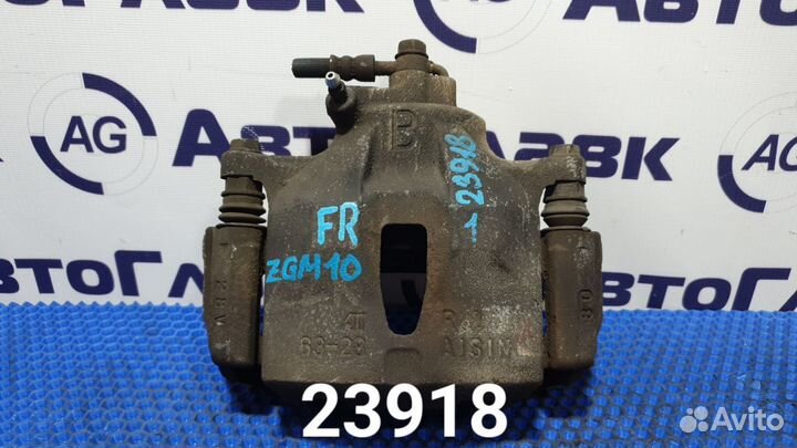 Суппорт Toyota Isis