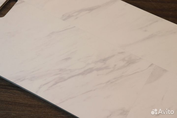 Кварцвиниловая плитка под мрамор