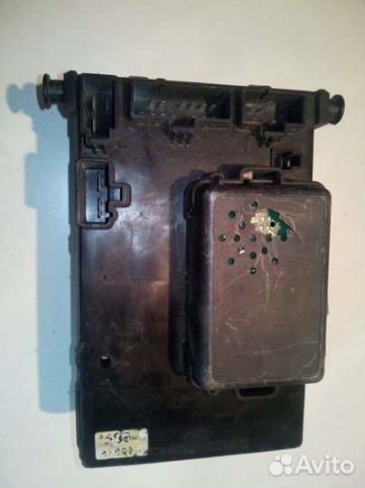 Блок предохранителей Ford Mondeo 2 универсал 2.0