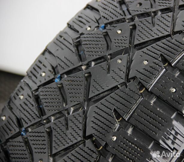 Nitto Therma Spike 275/45 R21