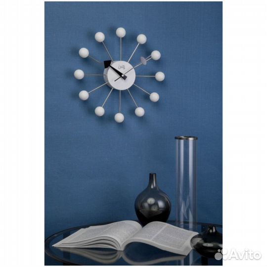 Часы настенные белые Tomas Stern 8031