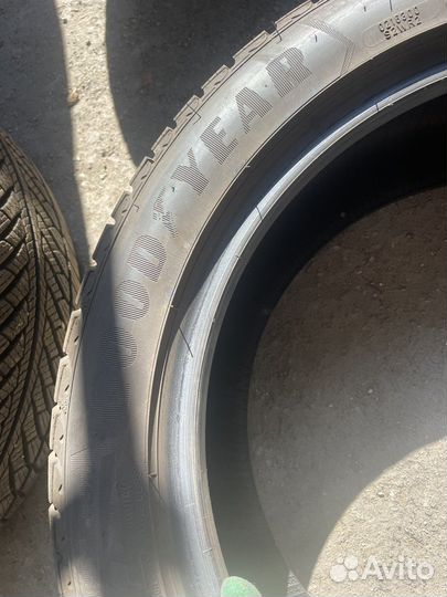 Goodyear UltraGrip 8 245/45 R18