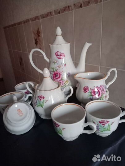 Винтаж.Сервизы- чайный и кофейные СССР