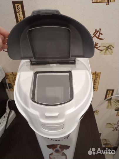 Контейнер для корма curver