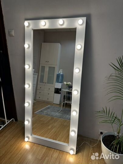 Гримерное зеркало с лампочками бу