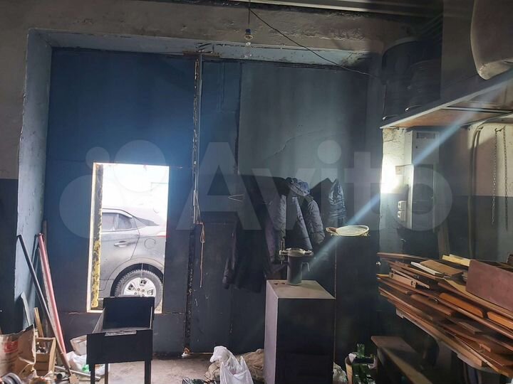 Гараж, > 30 м²