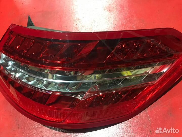 Фонарь задний наружный правый Mercedes-Benz W212