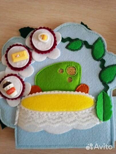 Развивающая книга-кукольный дом из фетра