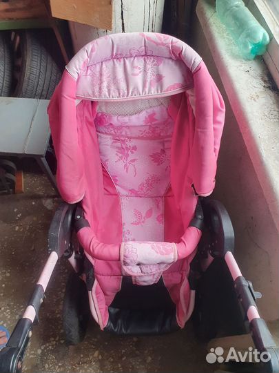 Прогулочная коляска с надувными колесами