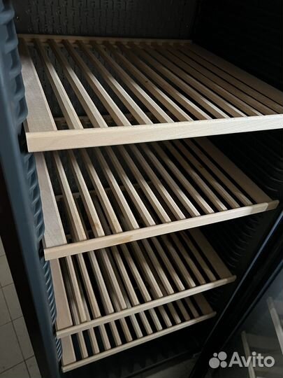 Винный шкаф liebher wkt5552