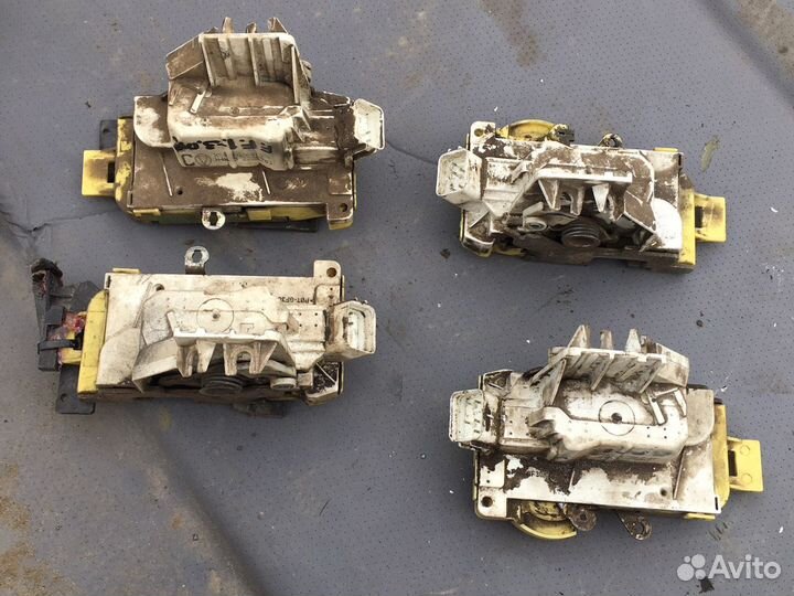 Замок двери Ford Focus I