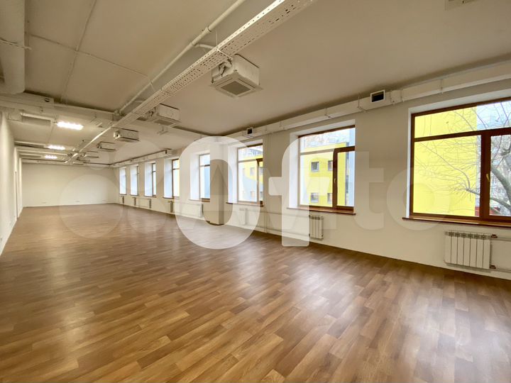 Продам здание, 3698 м²