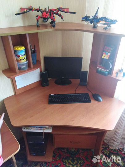 Компьютерный стол