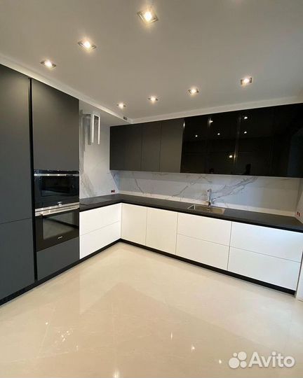 Кухонный гарнитур угловой