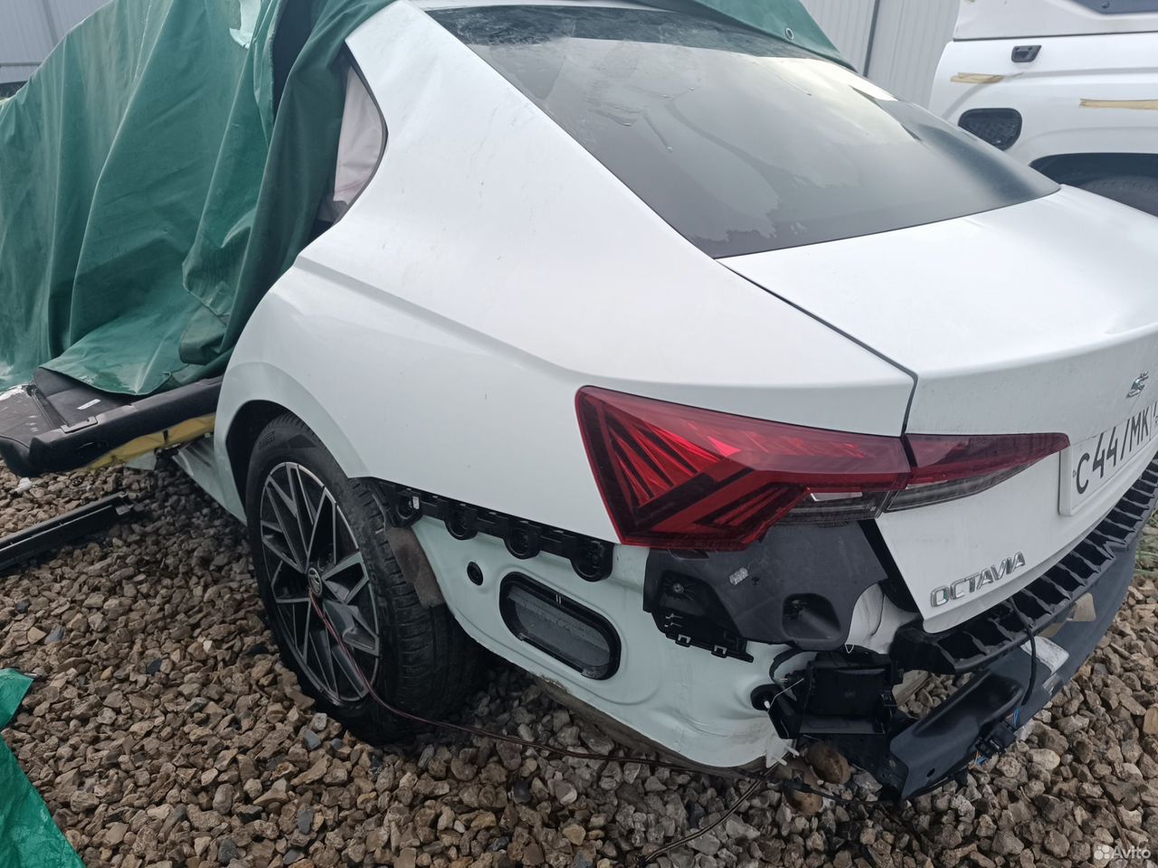 Крыло заднее левое четверть Skoda Octavia A8