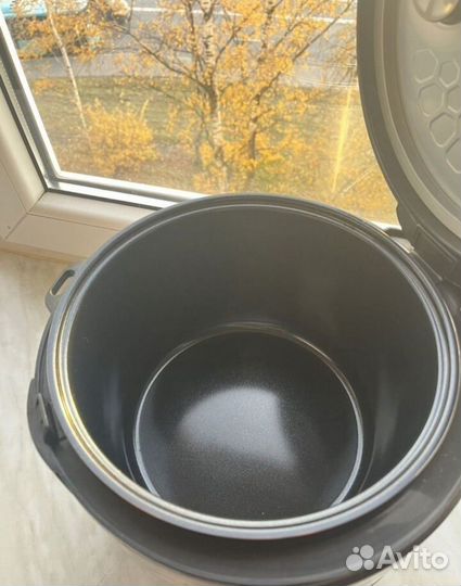 Мультиварка Redmond rmc-m22