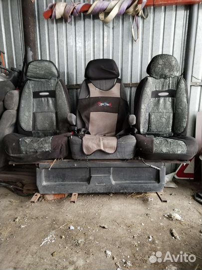 Сиденья в микроавтобус