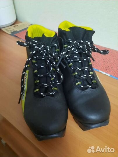 Лыжные ботинки