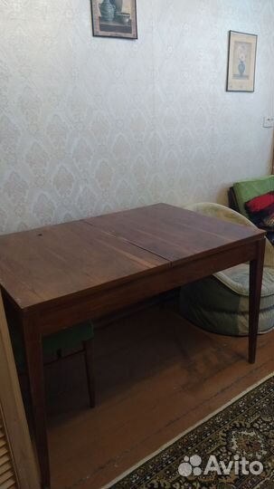 Стол обеденный гостевой