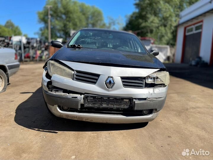 В разборе Renault Megane 2