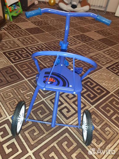 Трехколесный велосипед