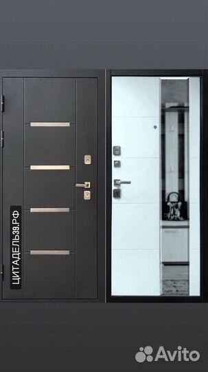 Дверь входная. С зеркалом