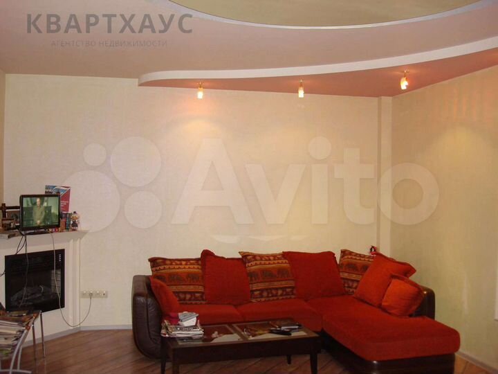 Коттедж 335,5 м² на участке 6 сот.