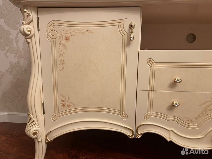 Тумба под телевизор