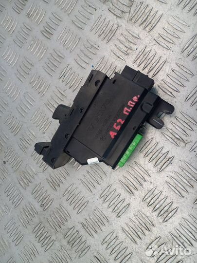 Кнопка стеклоподъемника пер.пр Volvo Xc70 2.5