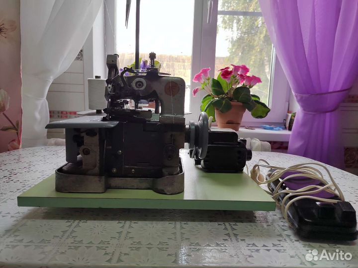 Оверлок промышленный