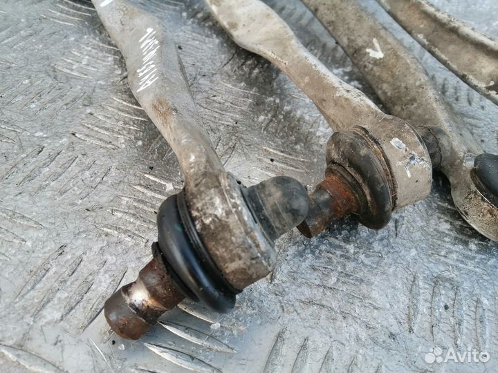 Рычаг передний верхний Audi A4 B5 1996г