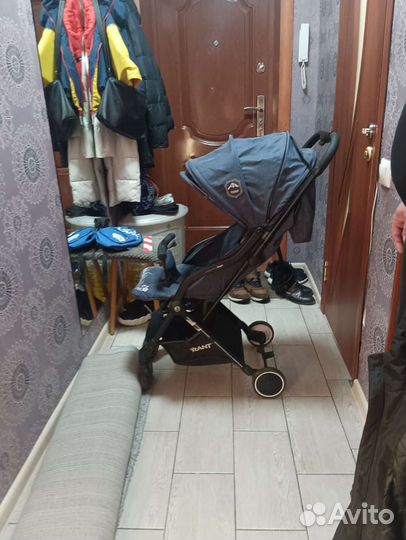 Прогулочная коляска tour