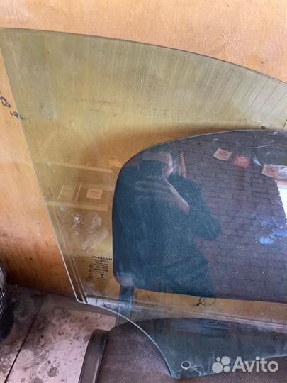 Стекло переднее правое Jaguar F-Pace X761 AJ126