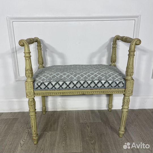 Великолепная антикварная банкетка середины XIX века