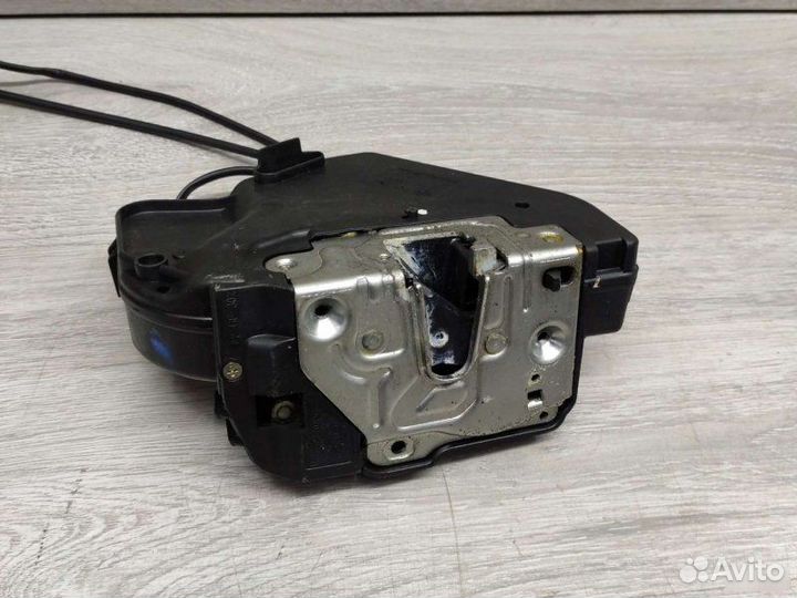 Замок двери Mercedes C W203