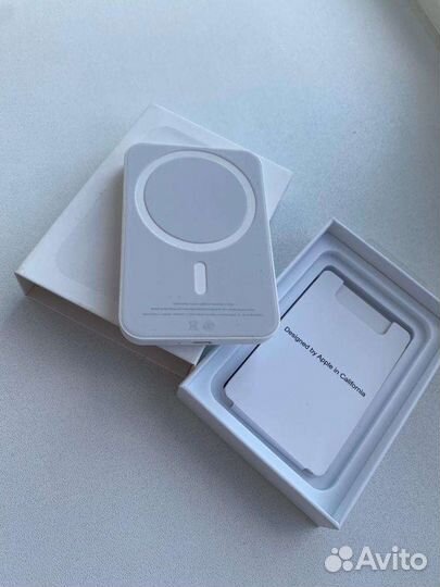 Apple MagSafe battery Pack