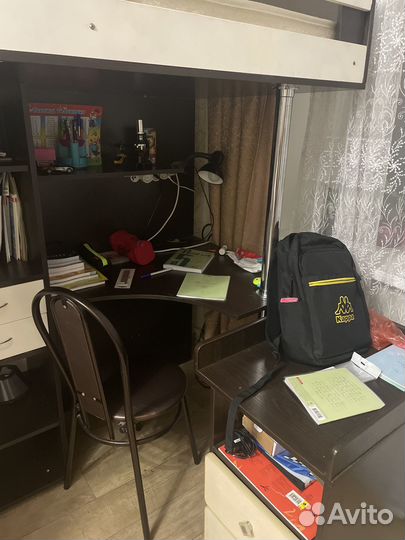 Детская кровать чердак со столом и шкафом