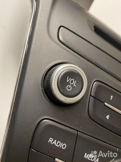 Штатная магнитола Ford Focus 3 рестайлинг с рамкой