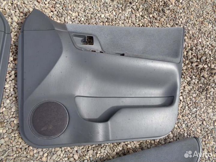 Обшивка дверей Toyota Corolla Spacio ZZE122 1ZZ-FE