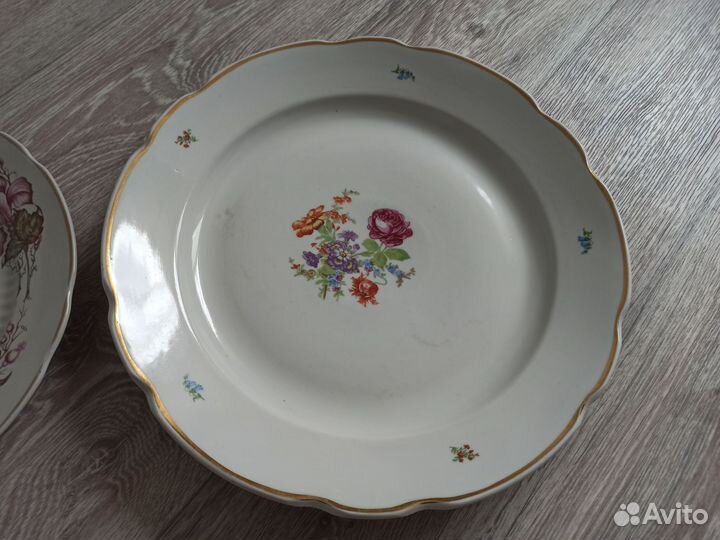 Большие фарфоровые блюда под салаты